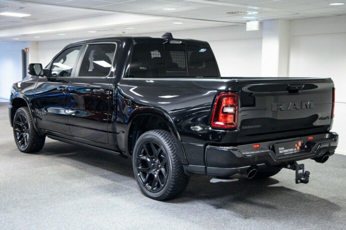 ram-1500-bensin-2025-big-1