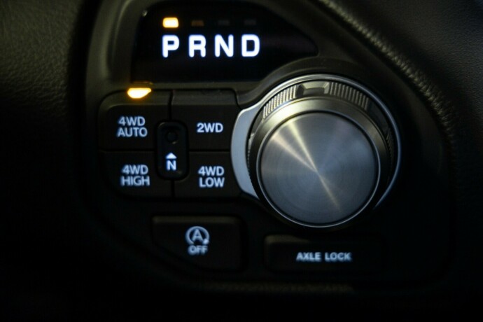 ram-1500-bensin-2025-big-19