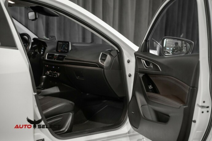 mazda-3-bensin-2017-big-16