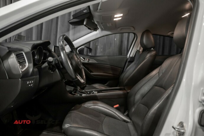 mazda-3-bensin-2017-big-21