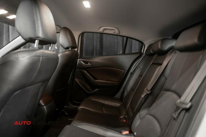 mazda-3-bensin-2017-big-14