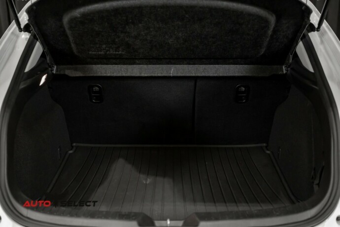 mazda-3-bensin-2017-big-8