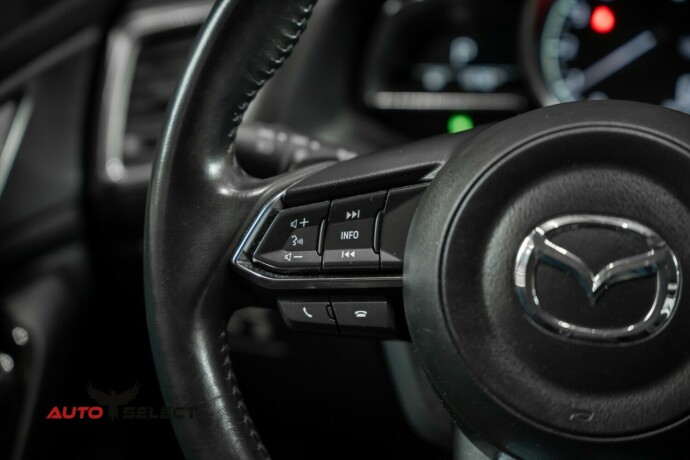 mazda-3-bensin-2017-big-29