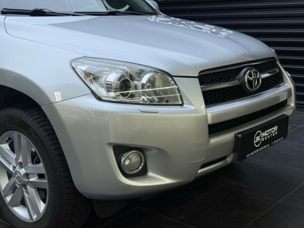 toyota-rav4-diesel-2009-big-2