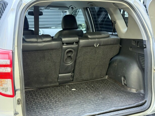 toyota-rav4-diesel-2009-big-25