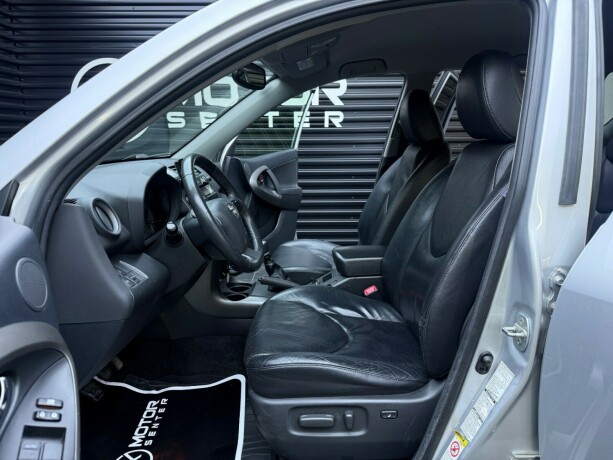 toyota-rav4-diesel-2009-big-21