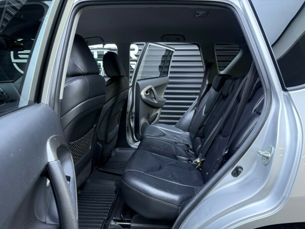 toyota-rav4-diesel-2009-big-23