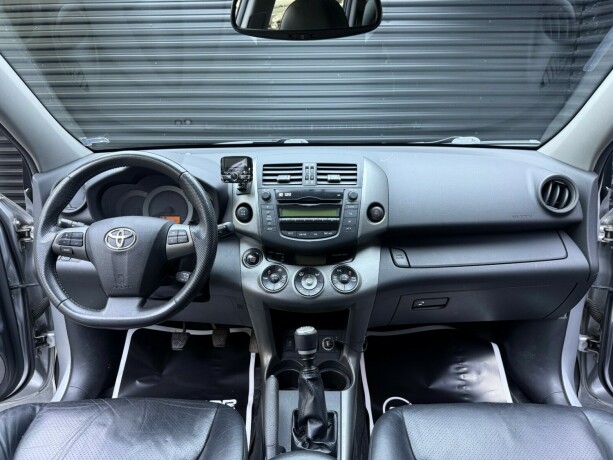 toyota-rav4-diesel-2009-big-9