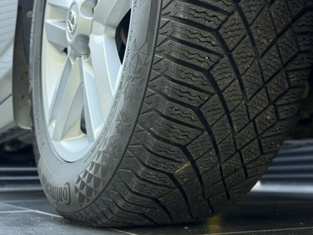 toyota-rav4-diesel-2009-big-8