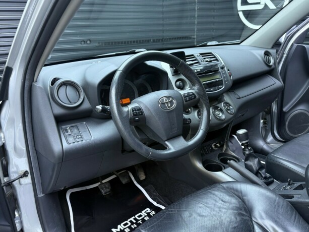 toyota-rav4-diesel-2009-big-10