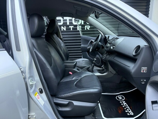 toyota-rav4-diesel-2009-big-22