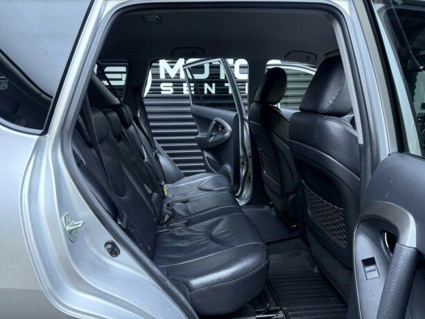 toyota-rav4-diesel-2009-big-24