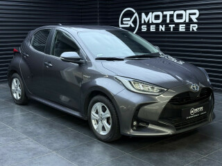 Toyota | Yaris | Elektrisitet+bensin | 2020