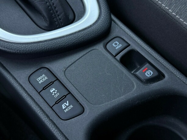 toyota-yaris-elektrisitetbensin-2020-big-25