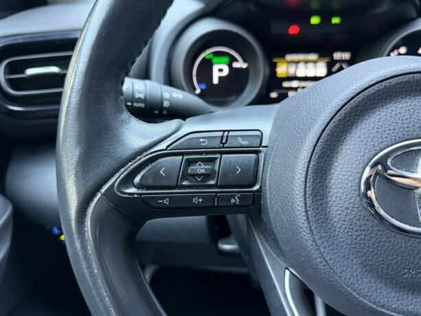 toyota-yaris-elektrisitetbensin-2020-big-14