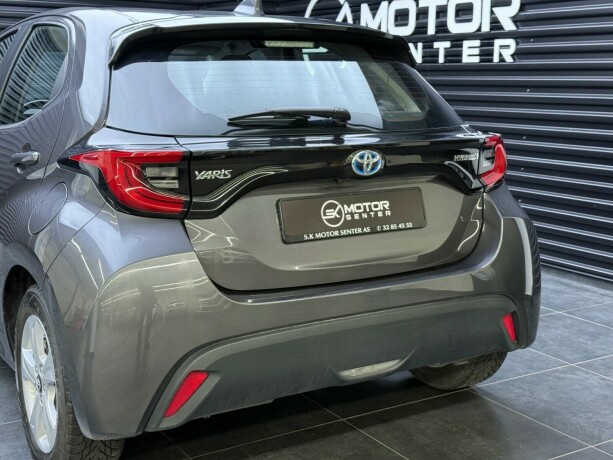 toyota-yaris-elektrisitetbensin-2020-big-5