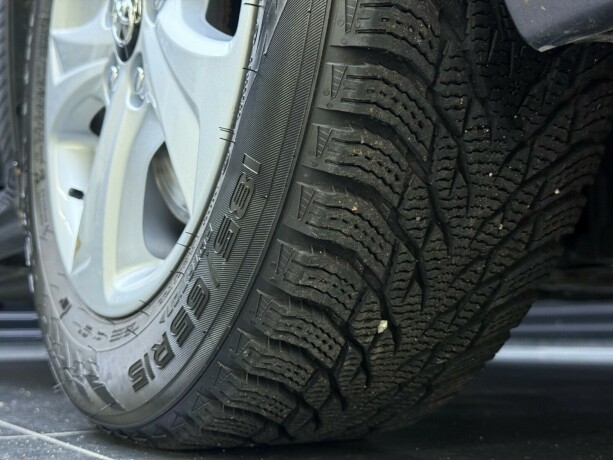 toyota-yaris-elektrisitetbensin-2020-big-8