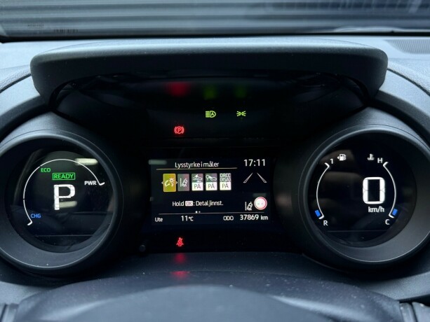 toyota-yaris-elektrisitetbensin-2020-big-16