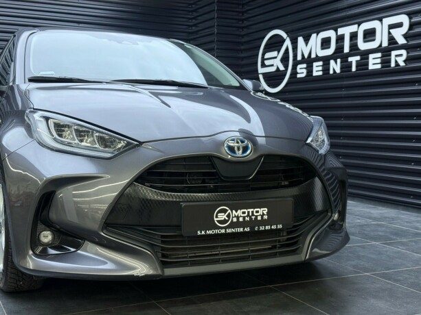 toyota-yaris-elektrisitetbensin-2020-big-3
