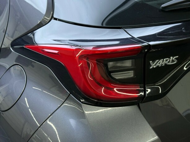 toyota-yaris-elektrisitetbensin-2020-big-6