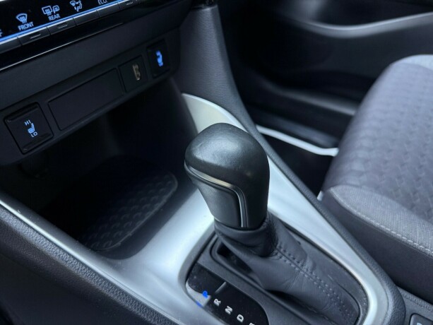 toyota-yaris-elektrisitetbensin-2020-big-24