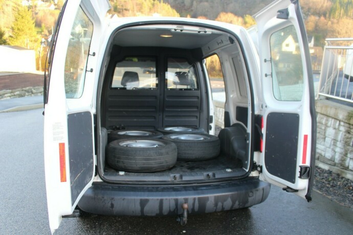 volkswagen-caddy-diesel-2012-big-5