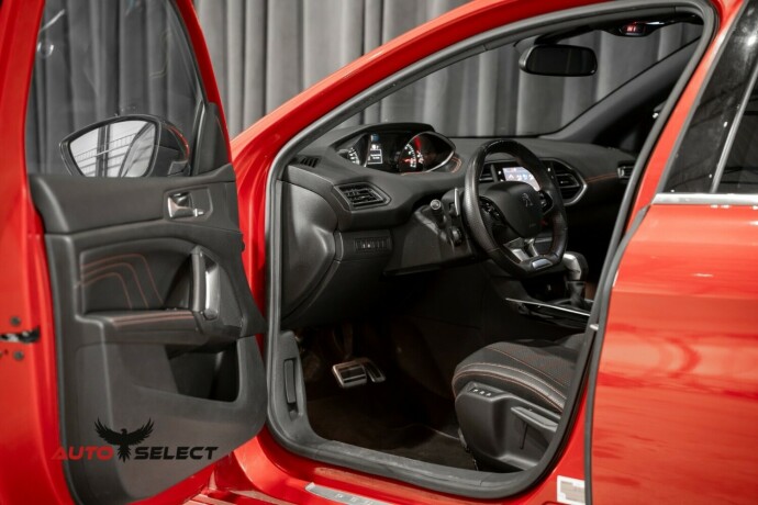 peugeot-308-bensin-2018-big-21