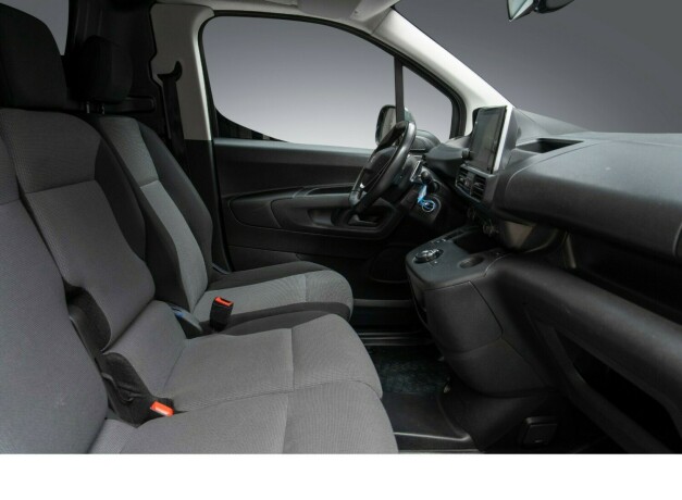 peugeot-partner-diesel-2019-big-20