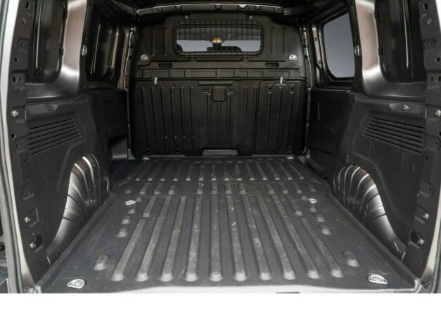 peugeot-partner-diesel-2019-big-22