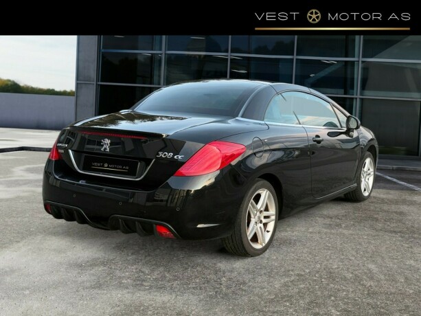 peugeot-308-diesel-2010-big-12