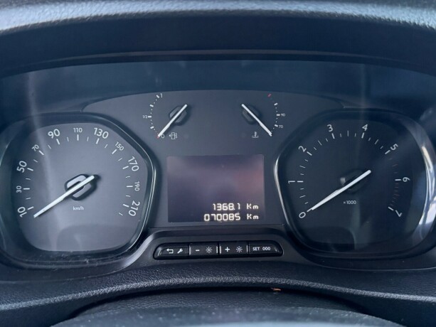 peugeot-expert-diesel-2021-big-11