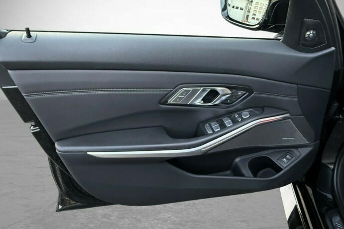 bmw-m3-bensin-2023-big-17