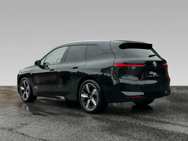 bmw-ix-xdrive-40-elektrisitet-2022-big-9
