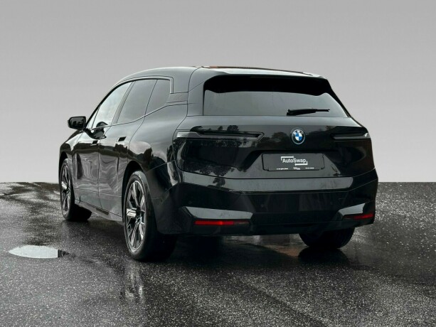 bmw-ix-xdrive-40-elektrisitet-2022-big-10
