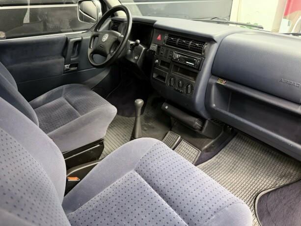 volkswagen-caravelle-diesel-2000-big-12