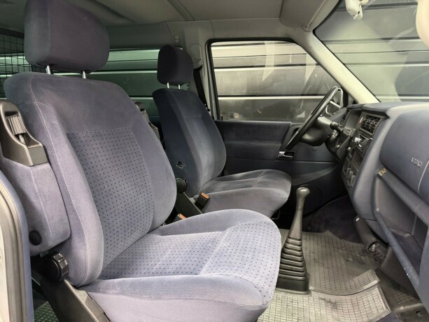 volkswagen-caravelle-diesel-2000-big-13