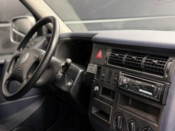 volkswagen-caravelle-diesel-2000-big-11