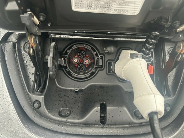 nissan-leaf-elektrisitet-2013-big-32