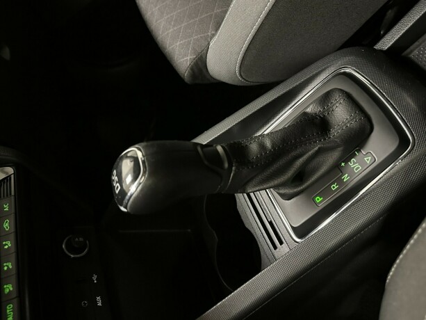 skoda-fabia-bensin-2017-big-14