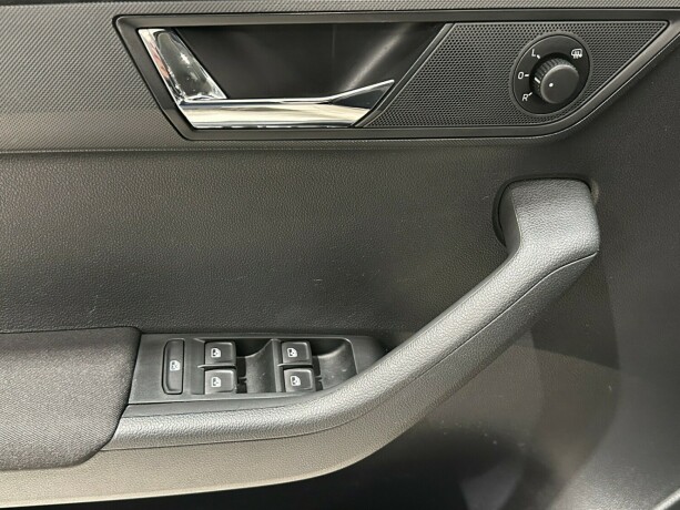 skoda-fabia-bensin-2017-big-8