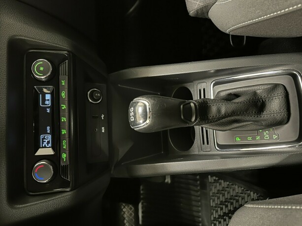 skoda-fabia-bensin-2017-big-13