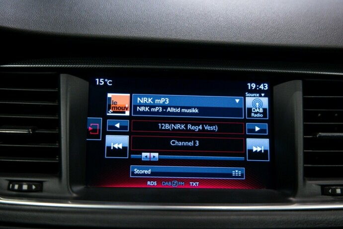 peugeot-508-bensin-2016-big-13