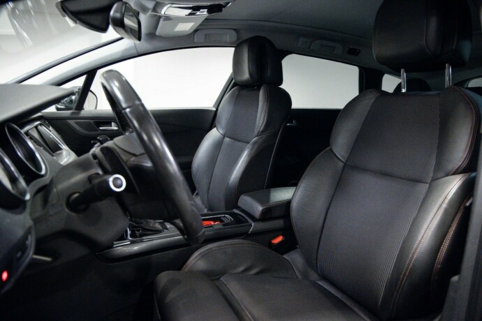 peugeot-508-bensin-2016-big-4