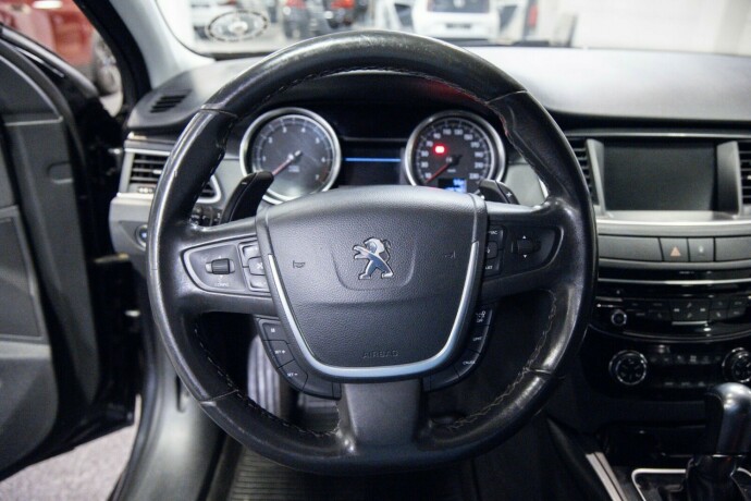 peugeot-508-bensin-2016-big-10