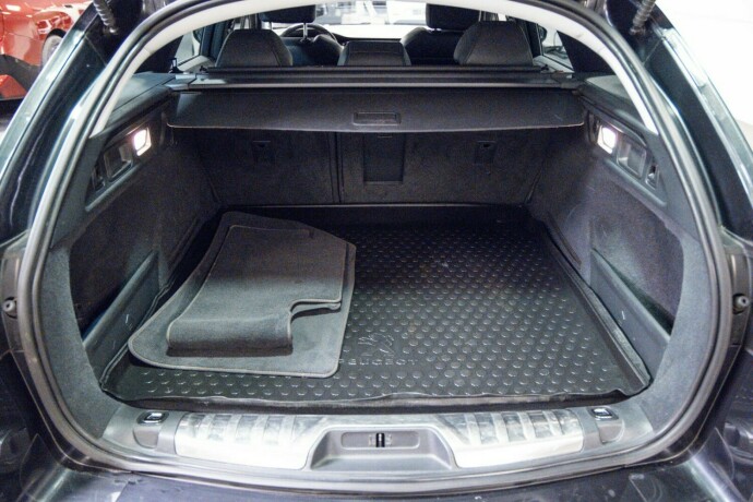 peugeot-508-bensin-2016-big-7