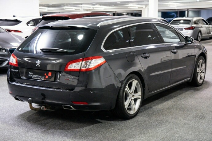 peugeot-508-bensin-2016-big-2