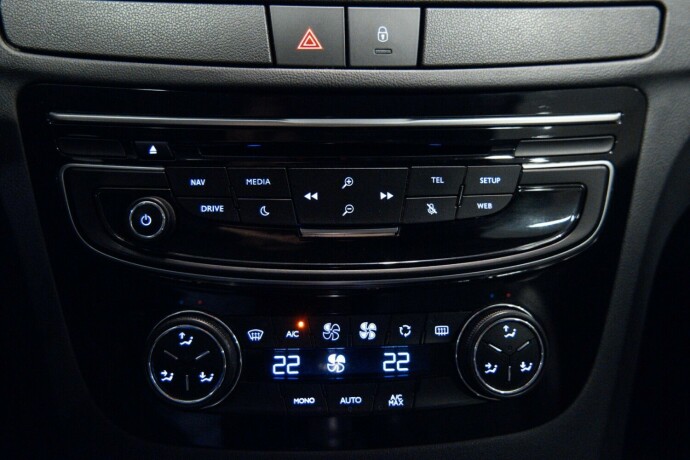 peugeot-508-bensin-2016-big-17