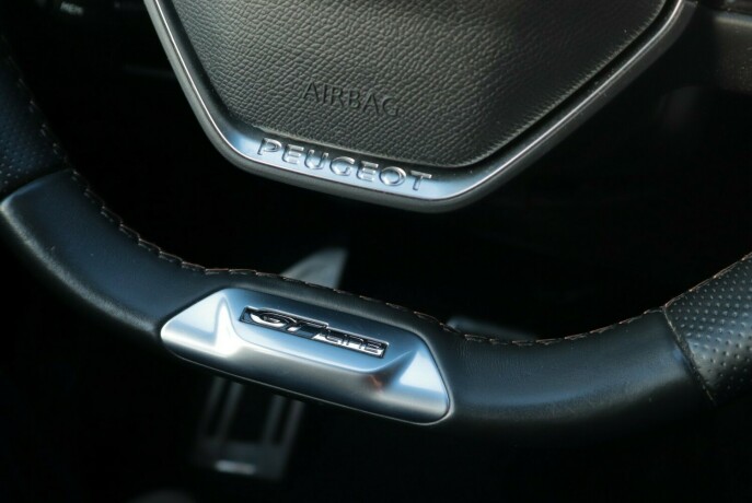 peugeot-5008-diesel-2019-big-21