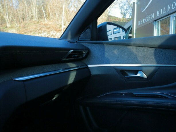 peugeot-5008-diesel-2019-big-17