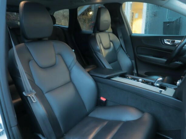 volvo-xc-60-elektrisitetbensin-2019-big-12